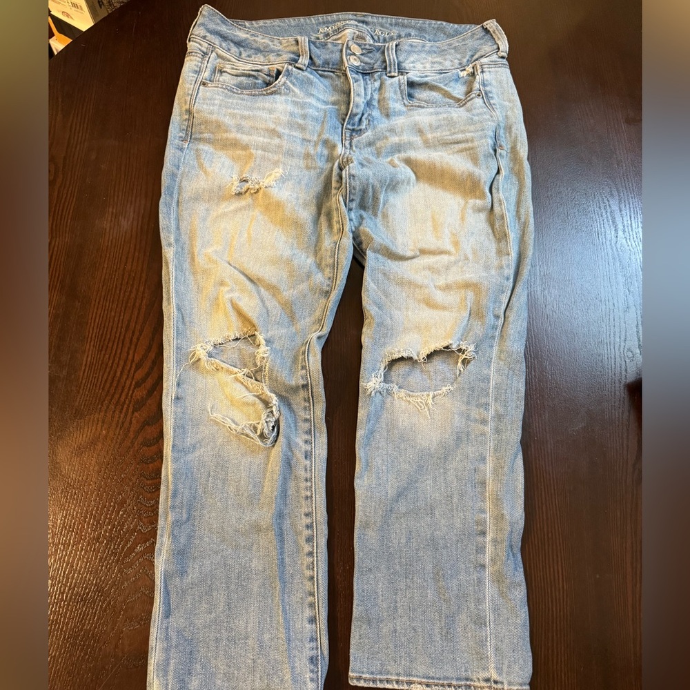 American Eagle Artist Crop Stretch Ripped Jeans Size 8